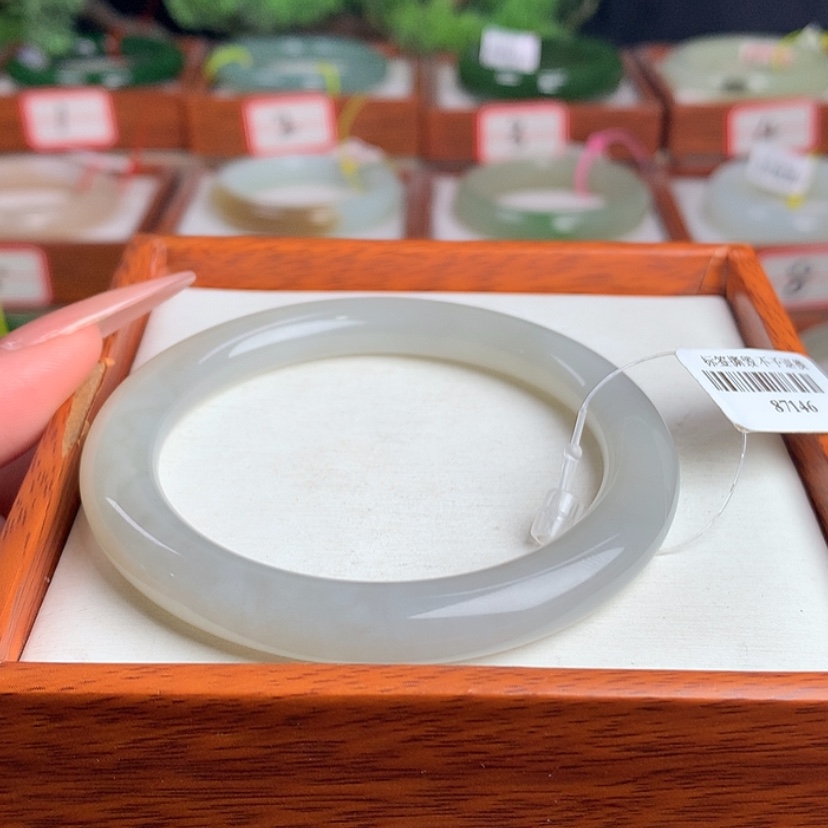 【闪购商品】和田玉未镶嵌手镯