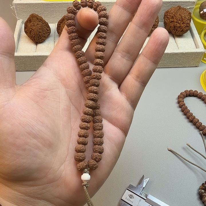 文玩核桃吊坠平细小金刚