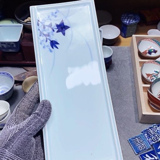 瓷片万事如意。天天开心