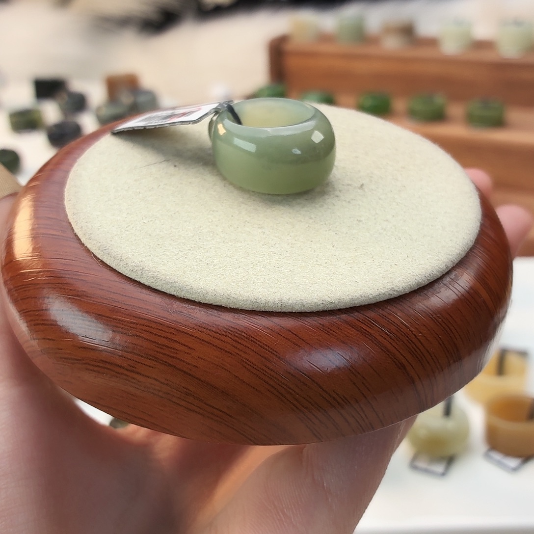 和田玉未镶嵌戒指湖水绿馒头16.2mmj113