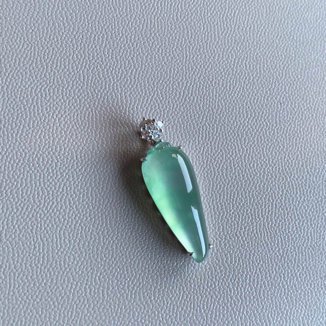 翡翠颈饰18K金镶嵌天然翡翠