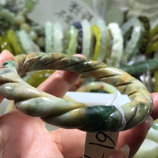 岫玉未镶嵌手镯61