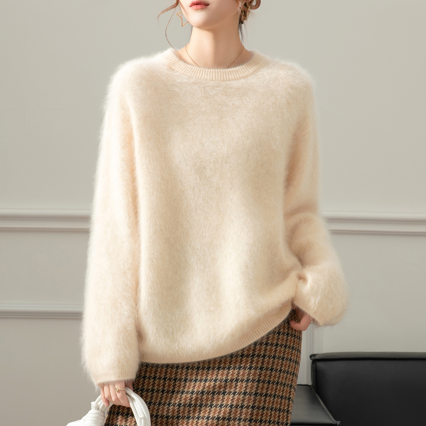 新款软糯马卡龙色系100%纯山羊绒云柔触感圆领毛衣慵懒风拉绒毛衣