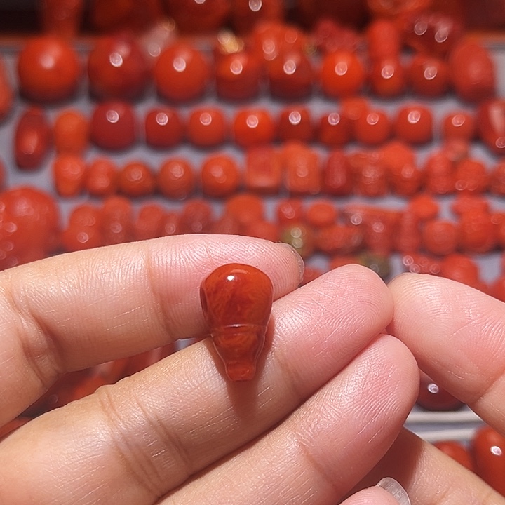 娜****南红玛瑙未镶嵌配饰10.3mm