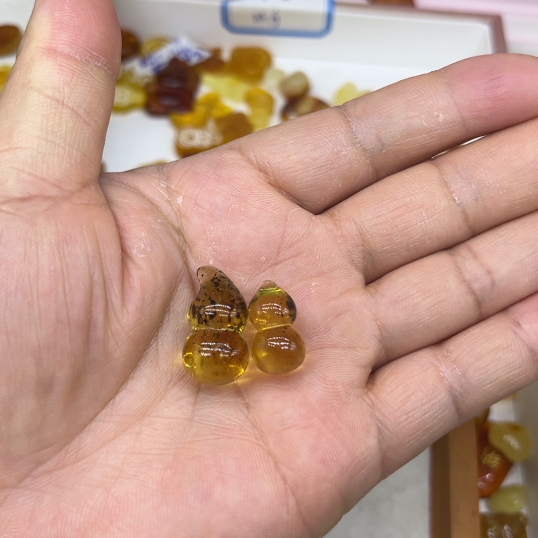 琥珀裸石未镶嵌琥珀