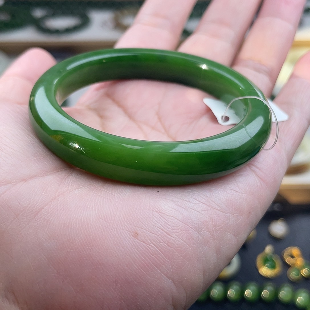 和田玉（碧玉）手镯未镶嵌