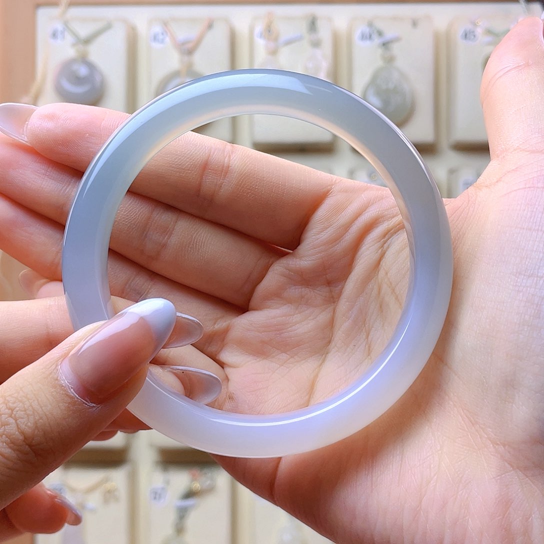 草****玛瑙/玉髓手镯未镶嵌