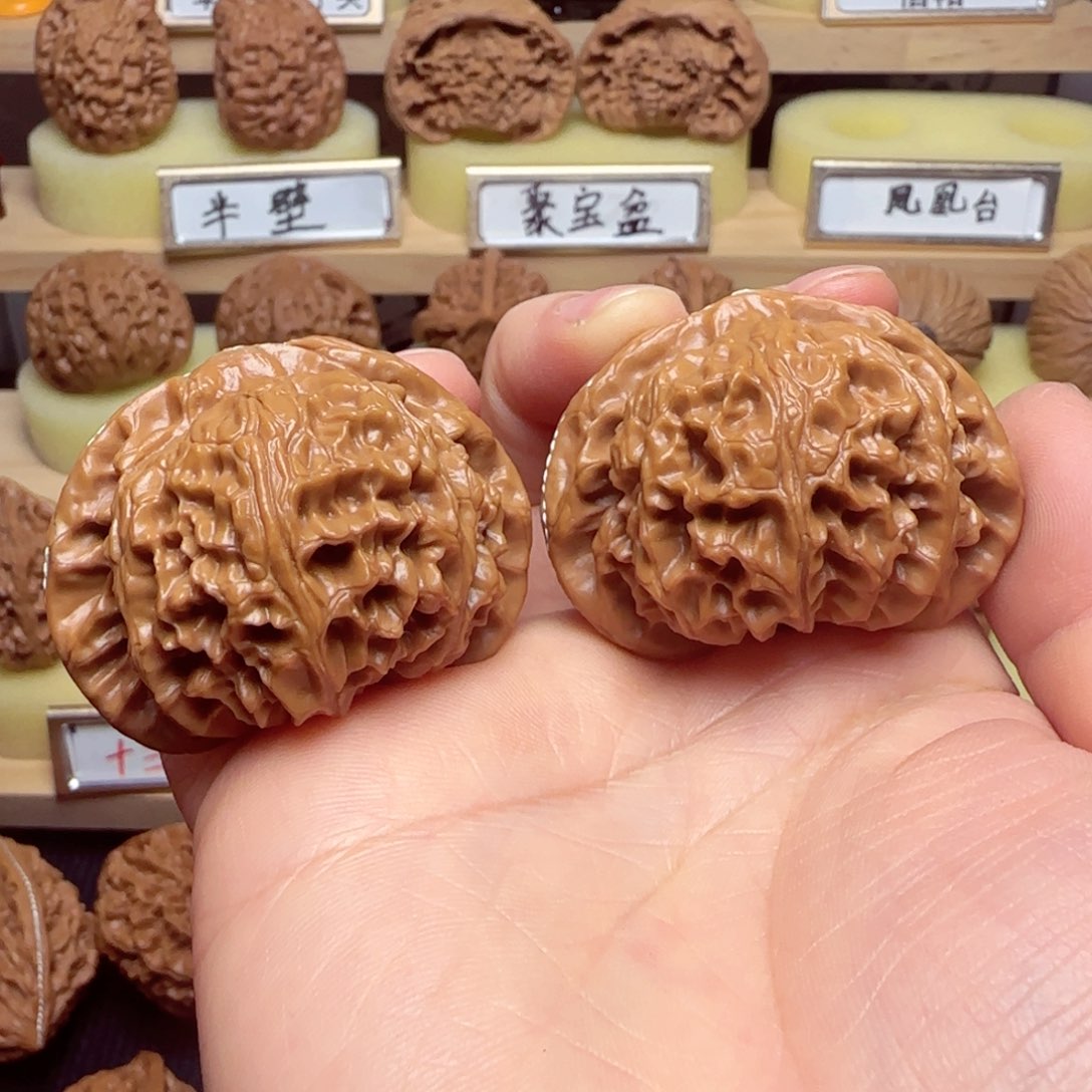 文玩核桃吊坠宫灯狮子头46