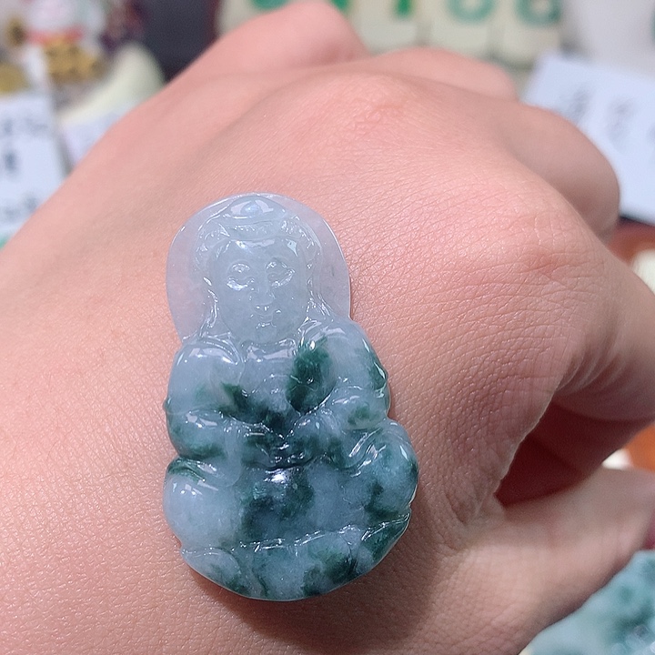 颈饰未镶嵌翡翠观音