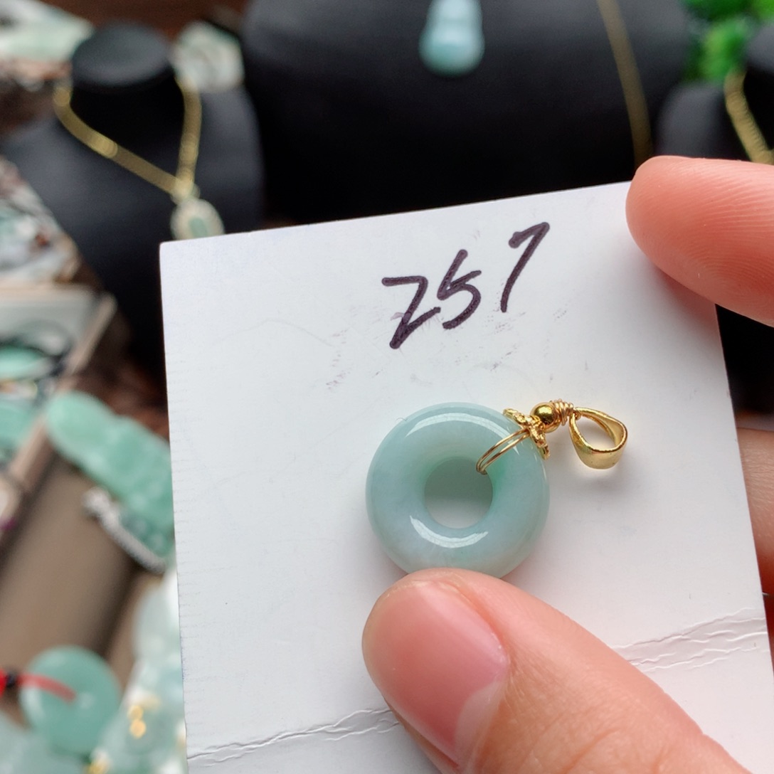 翡翠颈饰合金吊坠