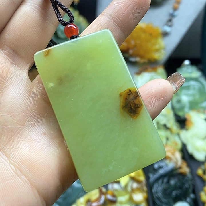 蛇纹石玉挂件未镶嵌