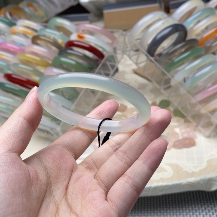 玛瑙/玉髓未镶嵌手镯56圈口