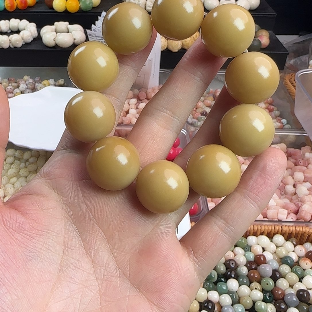 手串菩提根/象牙果卡22鸡油黄汤圆一条