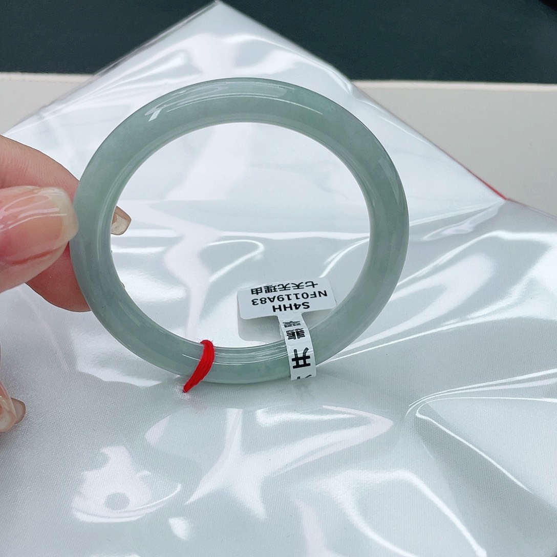 翡翠手镯未镶嵌圆56.7