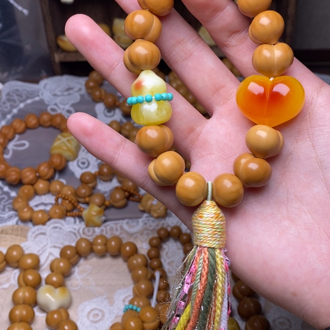 猴头核桃把件屁桃