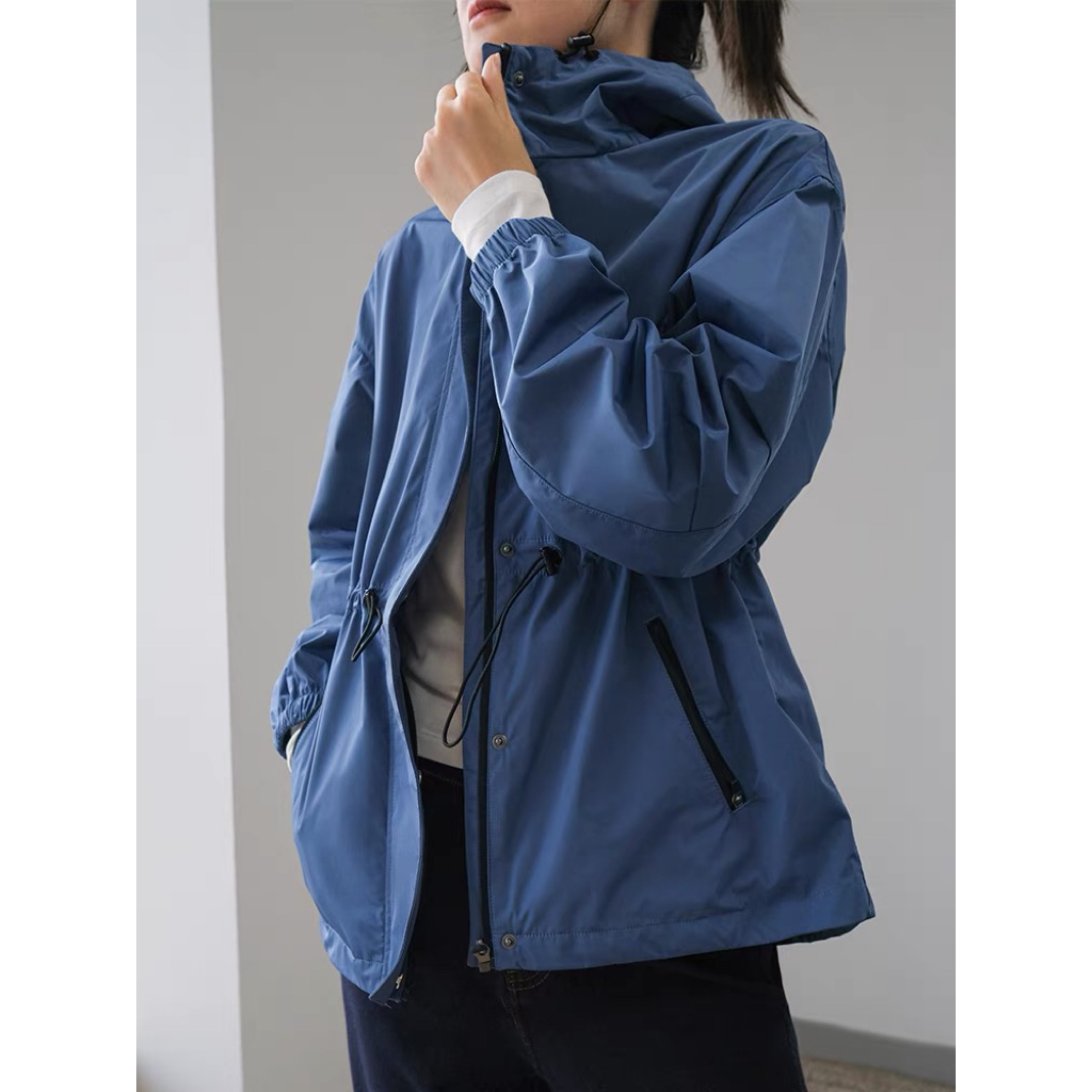 P714 春秋运动轻户外抽绳束腰连帽冲锋衣外套女