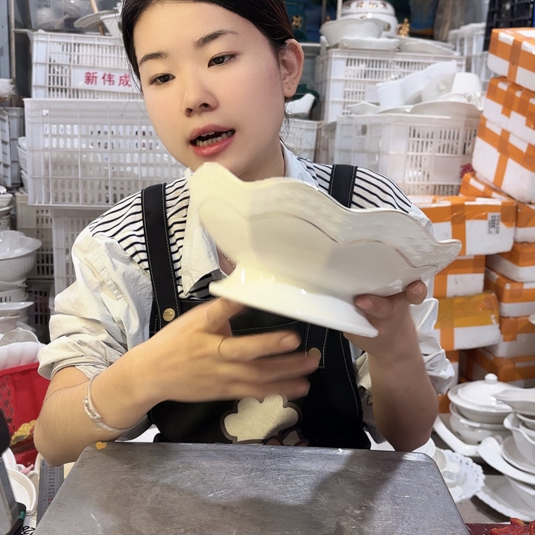 盘微瑕产品………D382一个有工艺裂