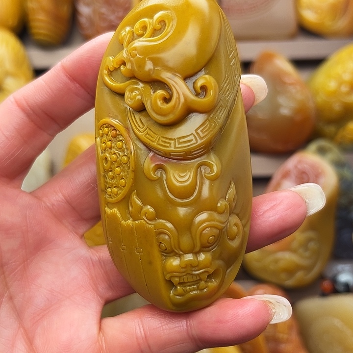 石英质玉黄蜡石手把件未镶嵌