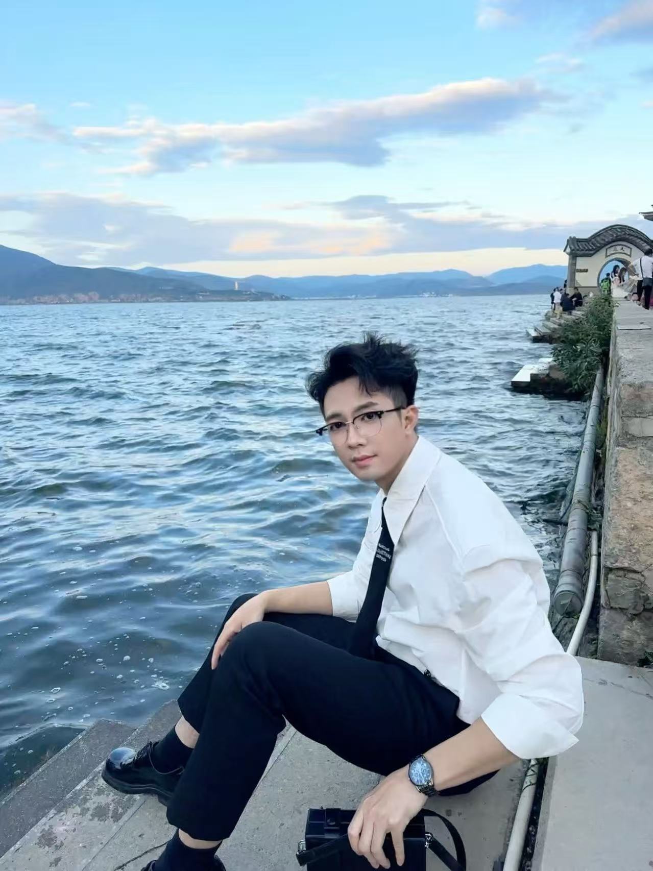 2025 夏季新款手提女包网红时尚包可搭轻奢3陶瓷香手表 002