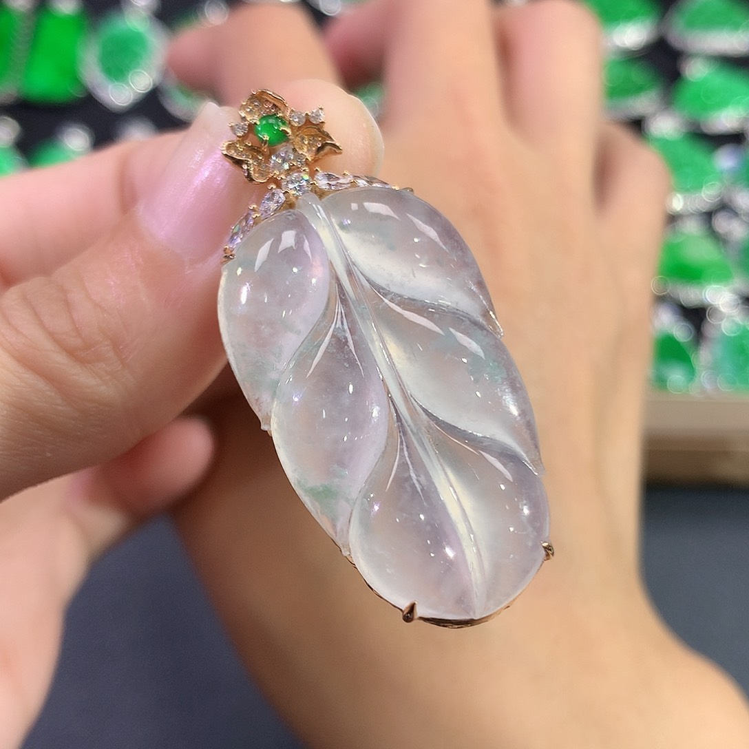 翡翠18K金镶嵌吊坠(赠链)