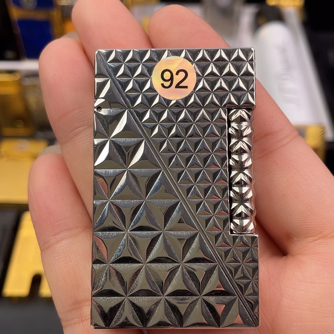 明铬哈哈哈哈哈哈哈哈哈金色