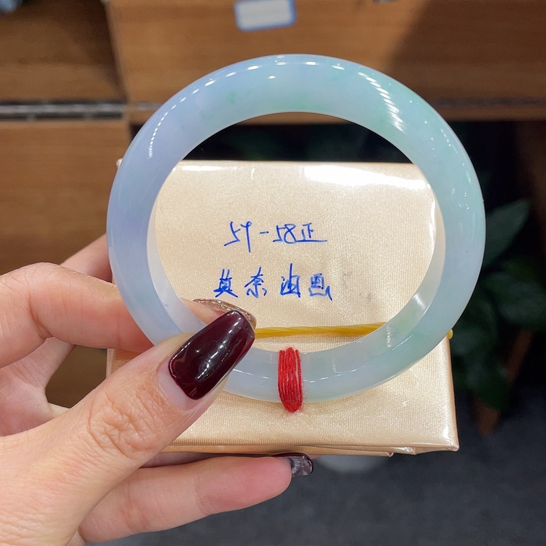 翡翠手镯未镶嵌爱****戒天然翡翠