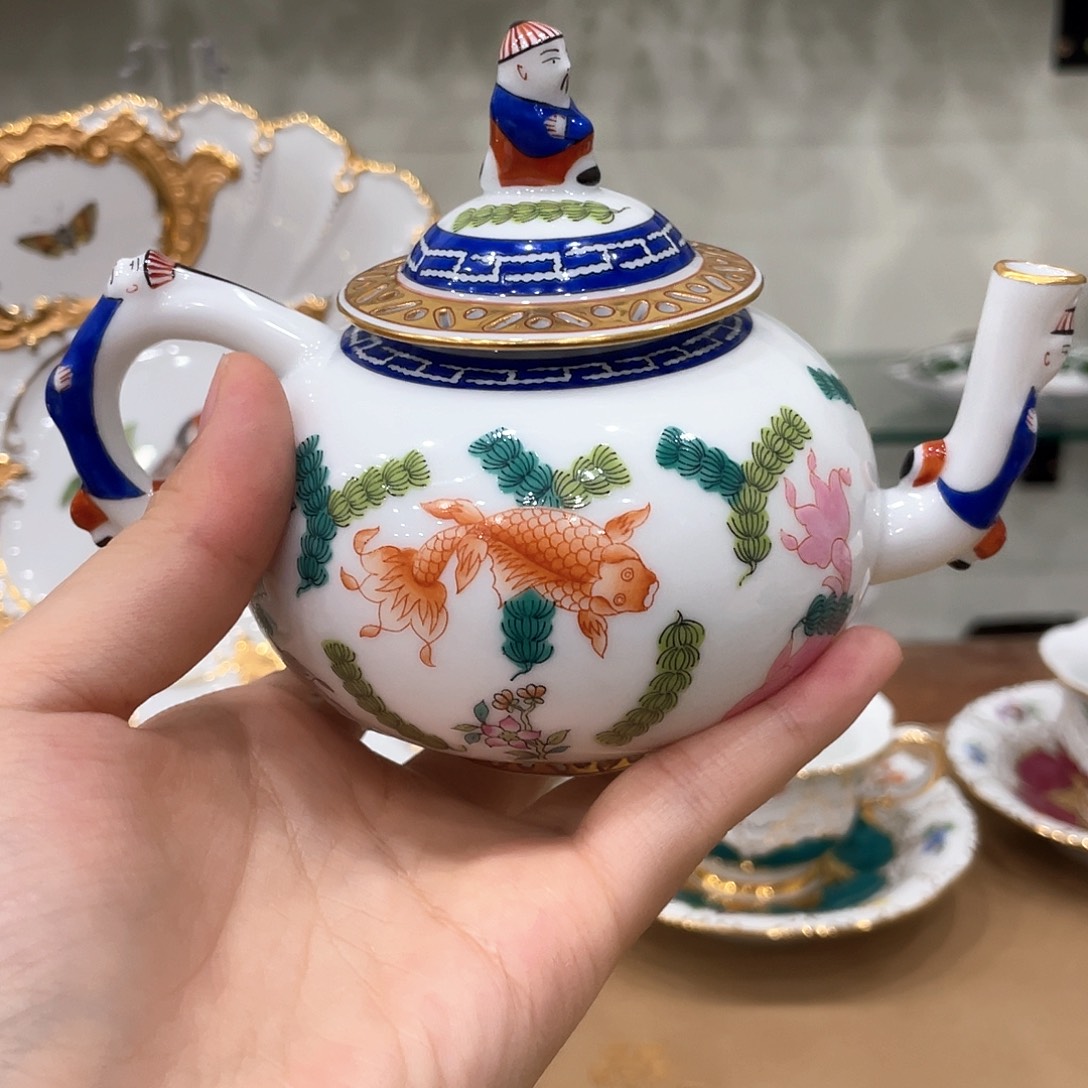 瓷片中古赫伦茶壶