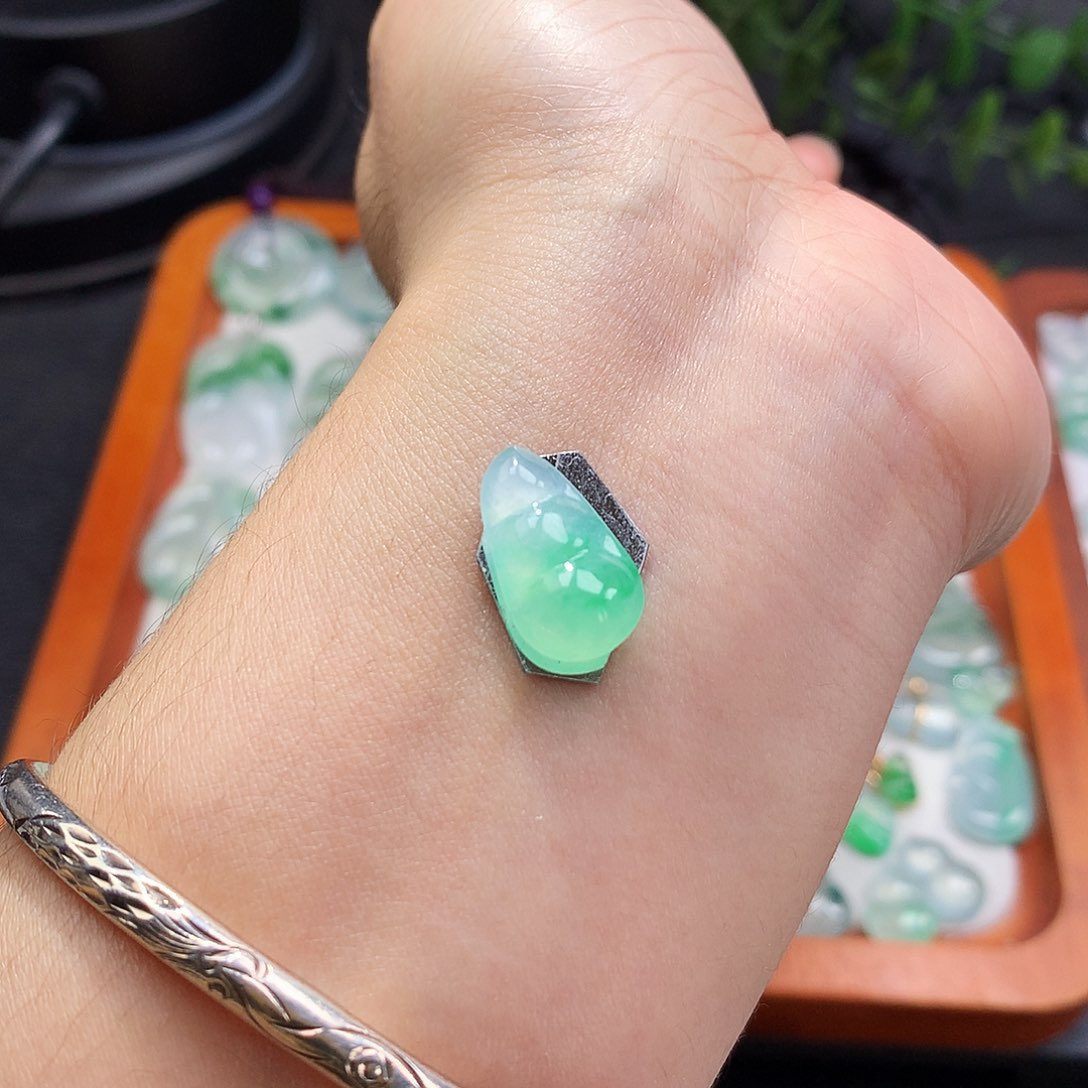 吊坠(不含链)未镶嵌翡翠福豆