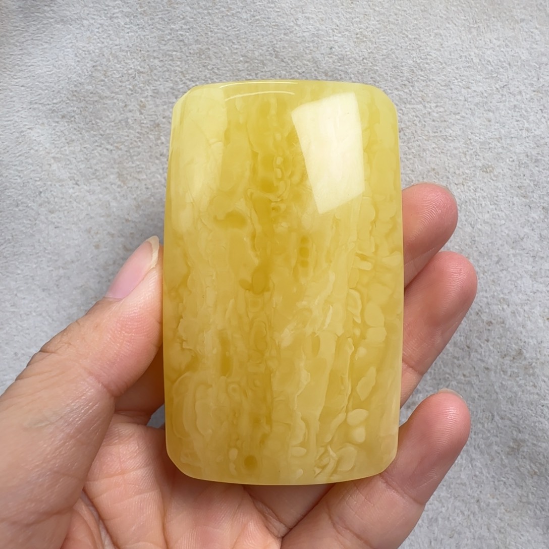 蜜蜡未镶嵌珠宝奇石