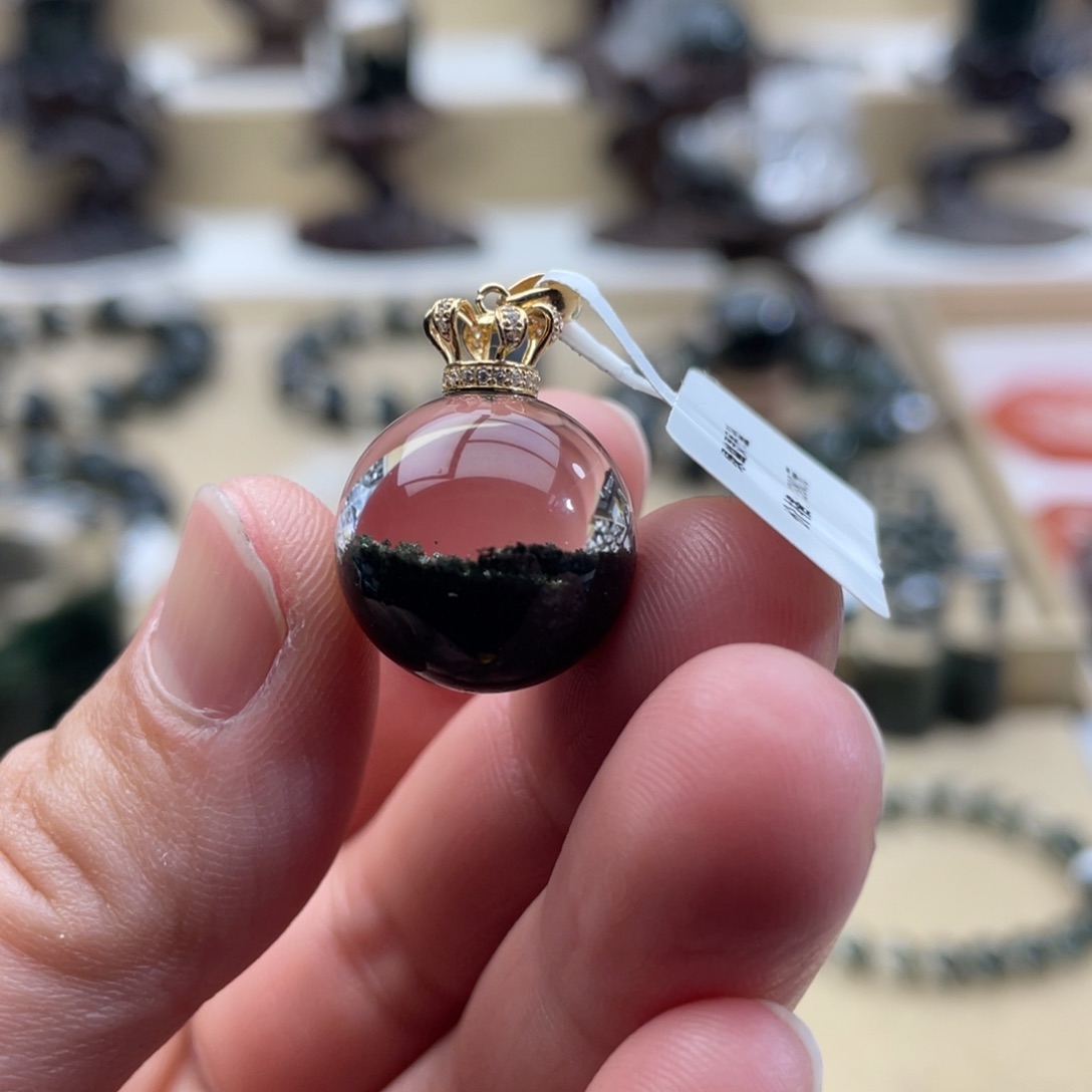 水晶颈饰18K金镶嵌绿幽灵单珠吊坠