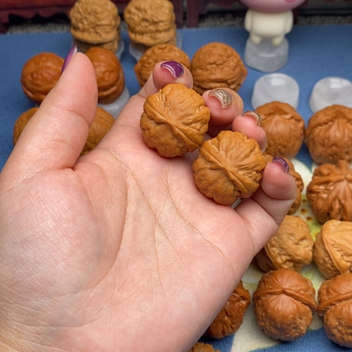 文玩核桃把件E*玉石方尊