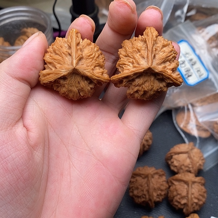 斌***哥文玩核桃吊坠39正人奔