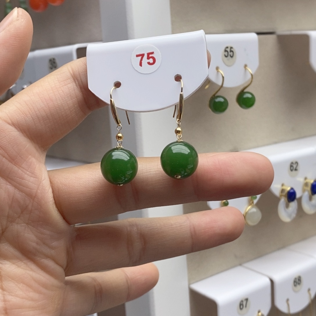 18K金镶嵌和田玉耳饰