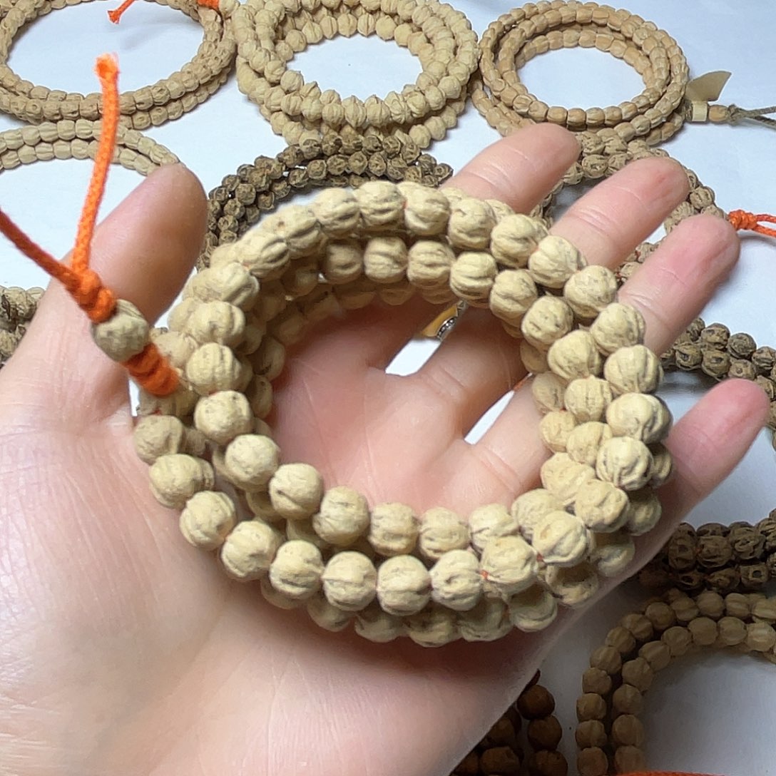 柏香籽/百香籽手串只****。