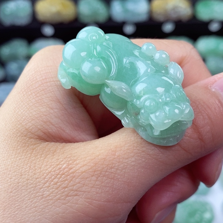 翡翠颈饰未镶嵌天然