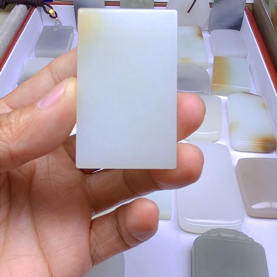 和田玉颈饰未镶嵌一***米