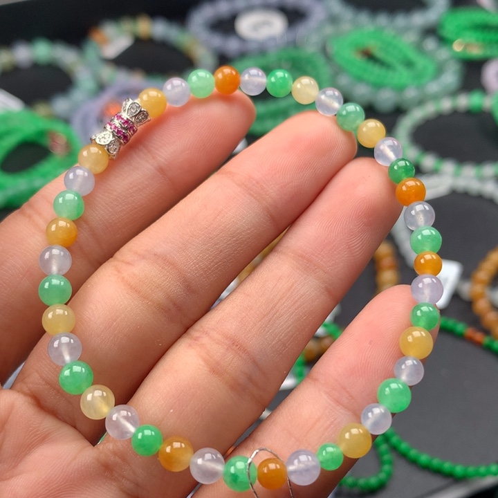 翡翠手镯未镶嵌卡