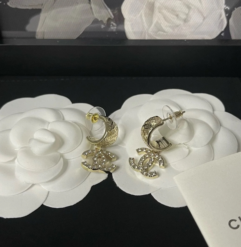 全新未使用 Chanel/香奈儿 经典时尚 浓金色满钻镶钻 耳钩耳钉25C