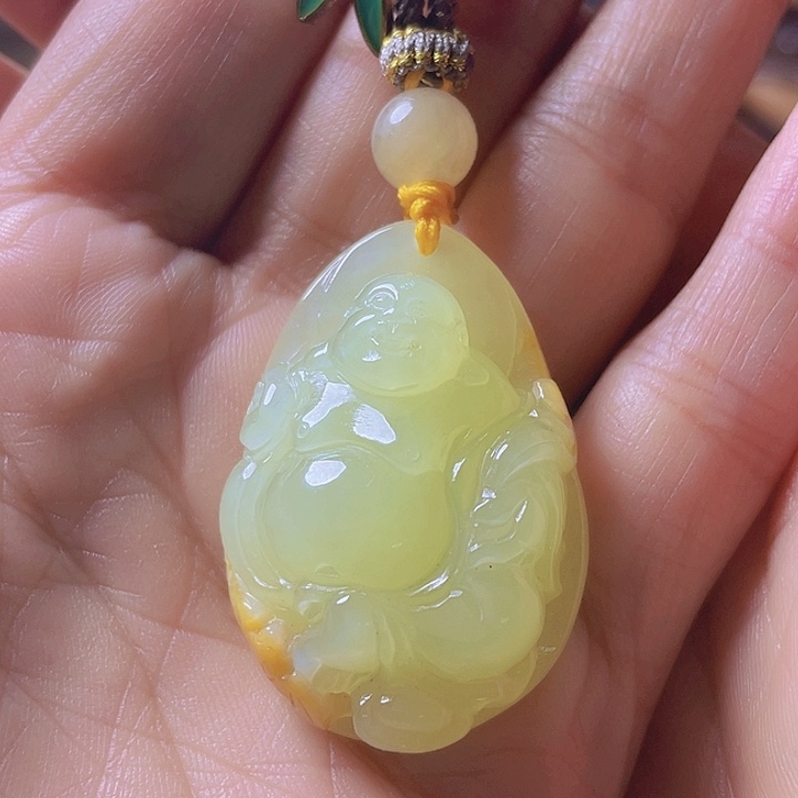 未镶嵌岫岩河磨玉（透闪石质玉）挂件嗟*姐