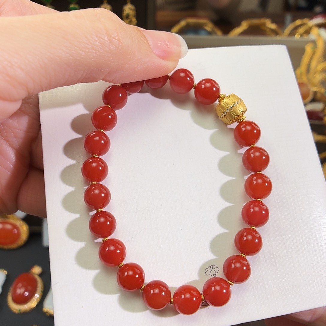 18K金镶嵌手串南红玛瑙
