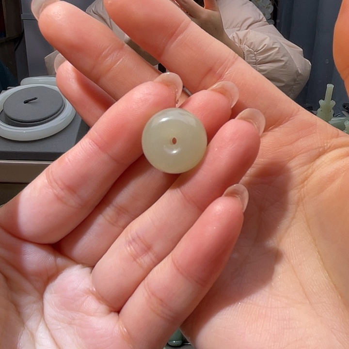 ****和田玉未镶嵌颈饰