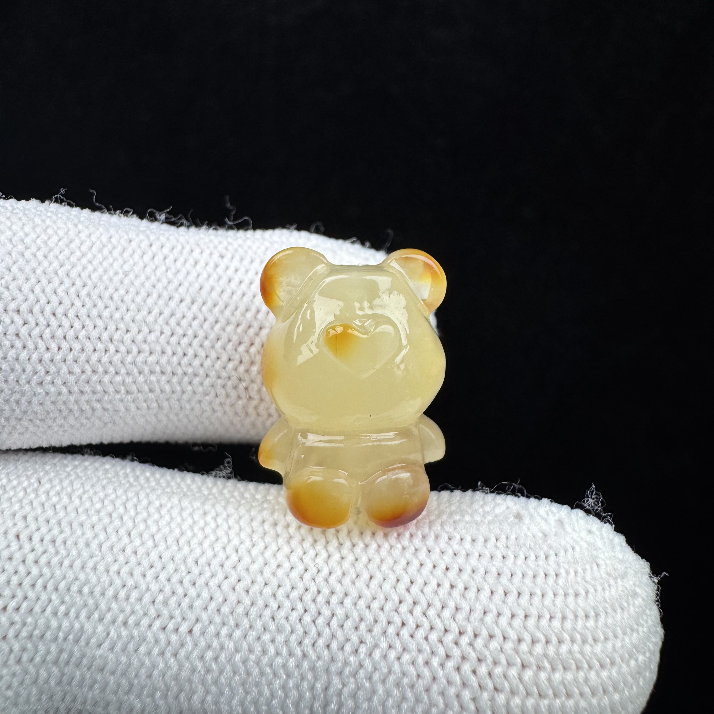 D3066[微瑕】天然原矿蜜蜡 雕刻小熊13.3*19mm支持复检假一罚十