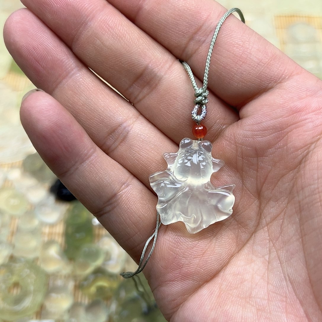 岫玉颈饰吊坠未镶嵌