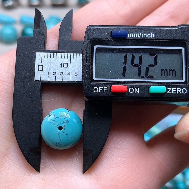 绿松石颈饰未镶嵌