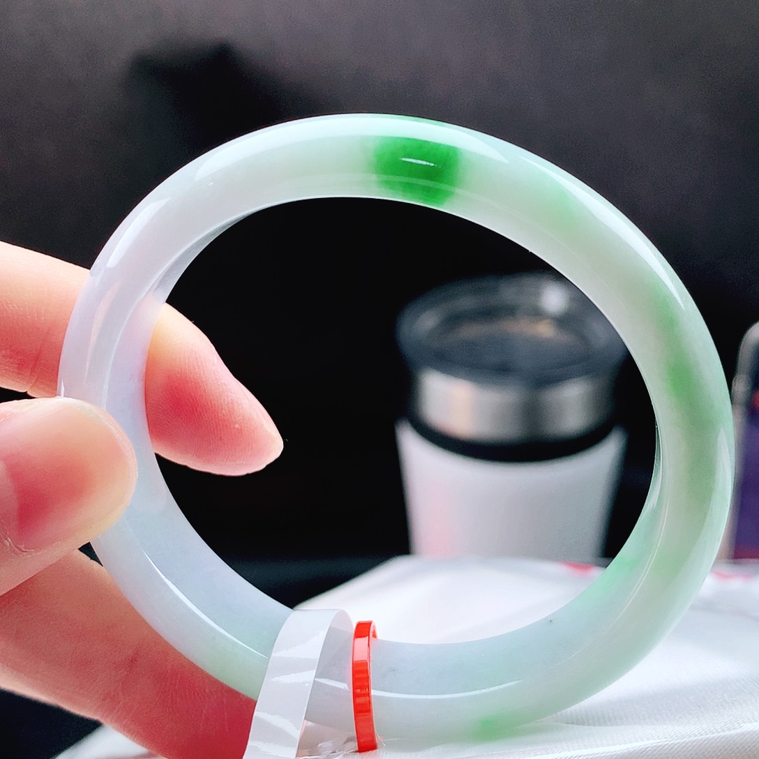 未镶嵌手镯（贵妃镯）翡翠54飘阳绿