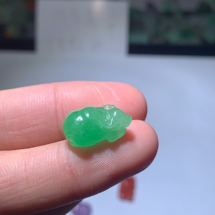 翡翠未镶嵌颈饰挂件