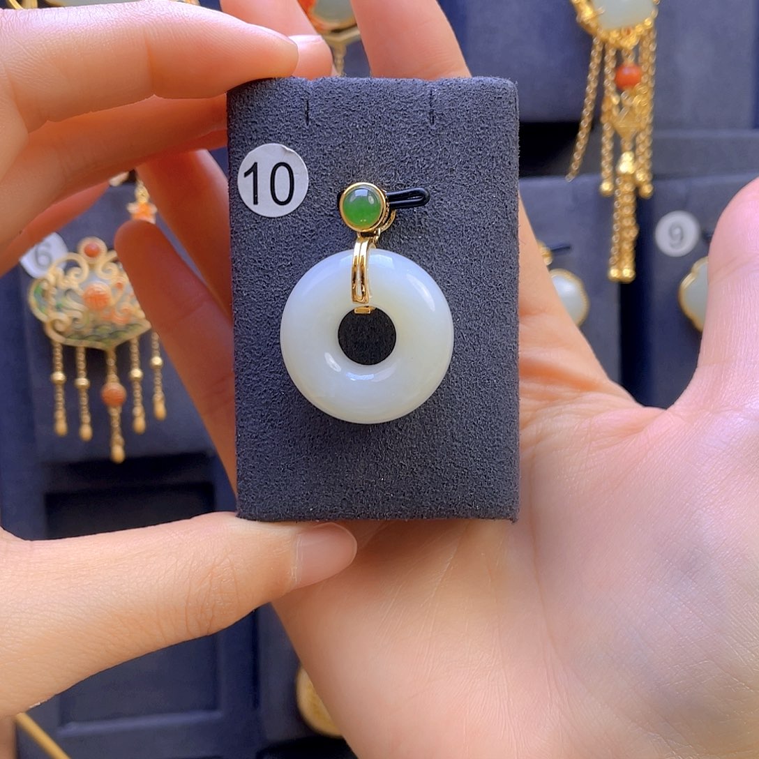 和田玉颈饰银S925镀金镶嵌