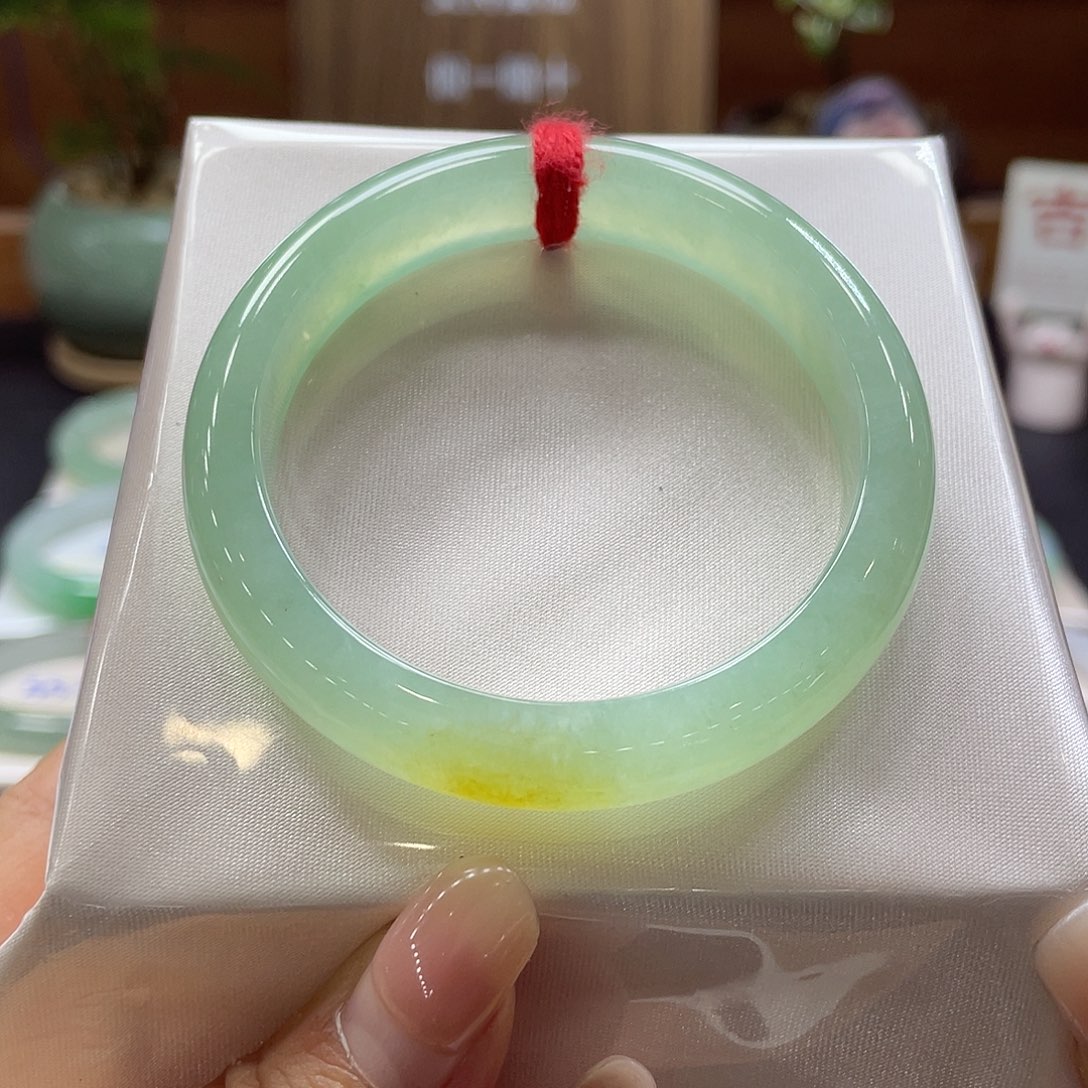 翡翠未镶嵌手镯13 号链接