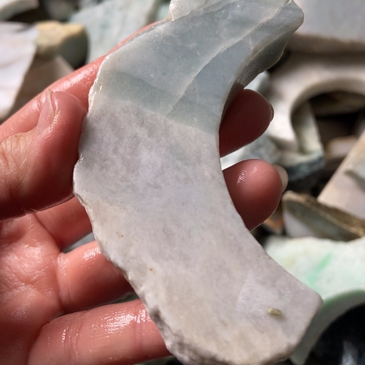 翡翠颈饰未镶嵌天然翡翠