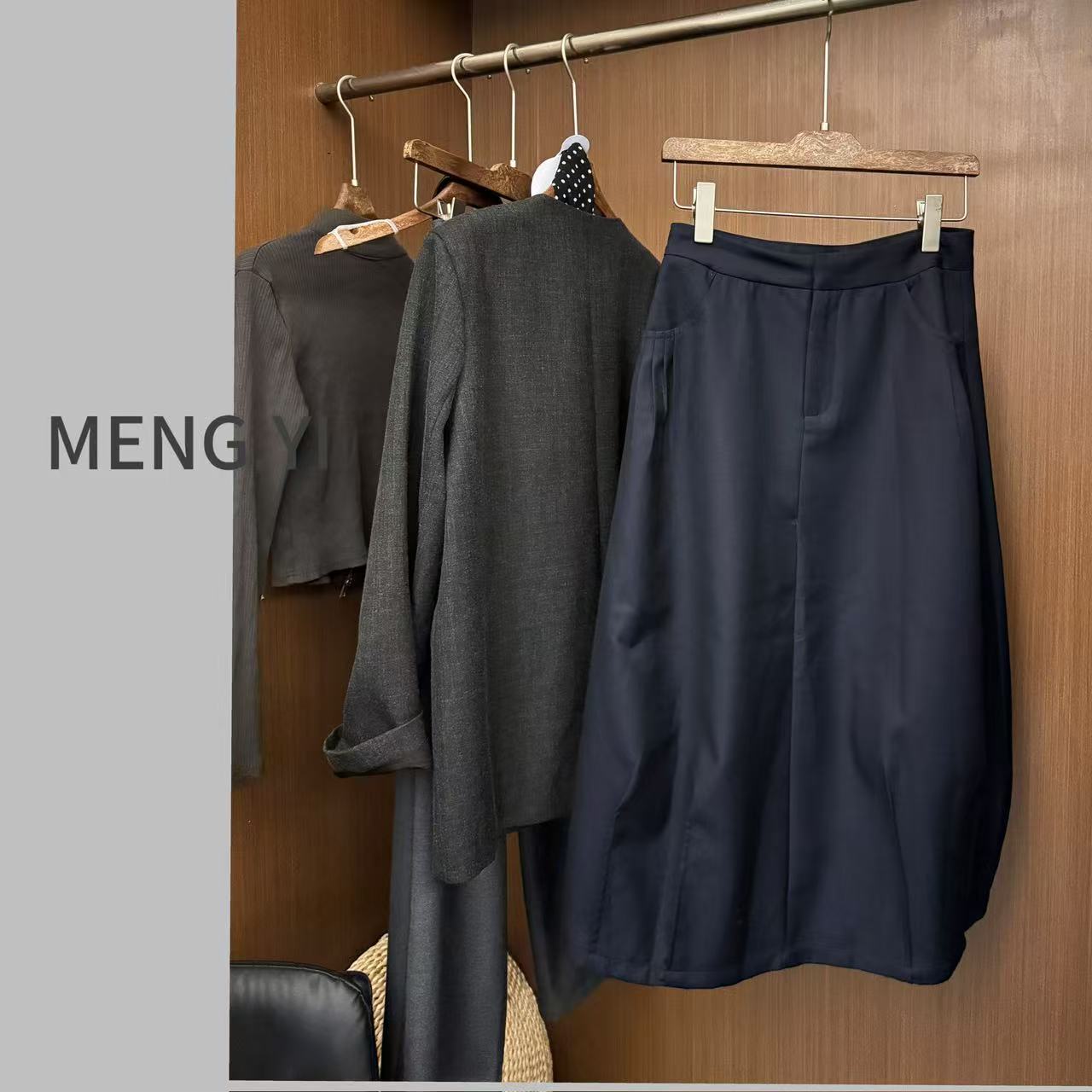 MENG.YI秋季藏蓝色花苞半裙5254
